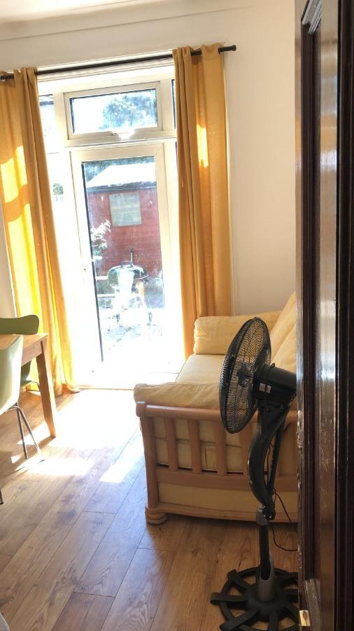 Apartamento Burney Tomar House Croydon Exterior foto